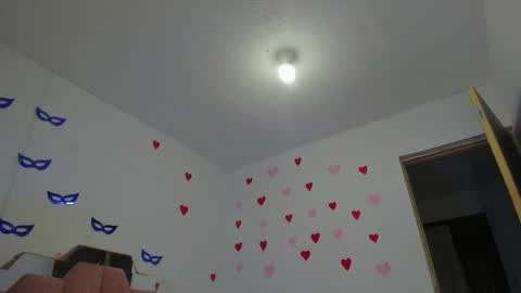 L O V E  online show from 03-04-25, 12:12