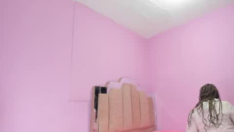 L O V E  online show from 09-11-25, 11:32