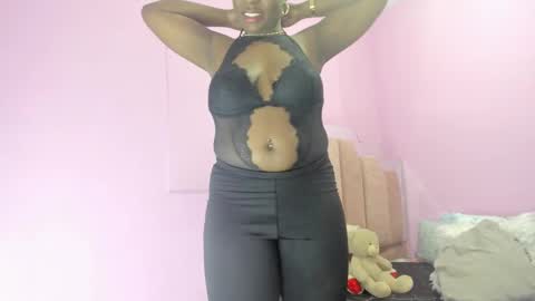 L O V E  online show from 09-20-25, 12:39