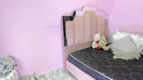 L O V E  online show from 09-21-25, 11:56