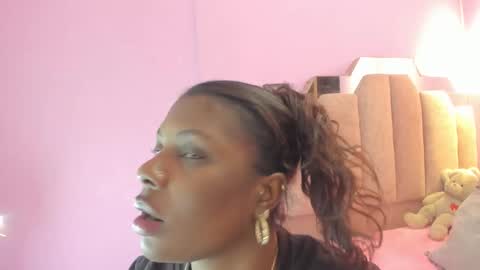 L O V E  online show from 10-07-25, 11:51