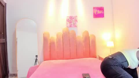 L O V E  online show from 02-06-26, 11:57