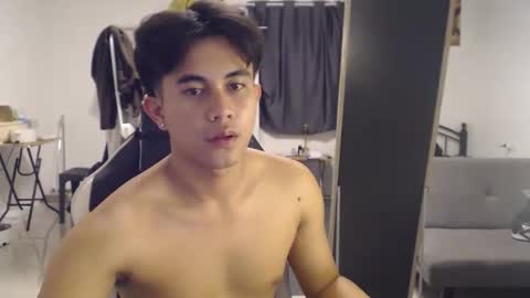 Snapshot of loverboyph04 chatting on 09-14-25, 07:18 loverboyph04 online show from 09-14-25, 07:18