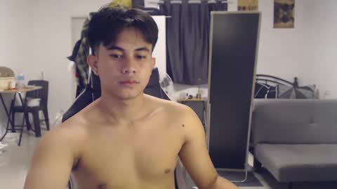 Snapshot of loverboyph04 chatting on 09-24-25, 04:27 loverboyph04 online show from 09-24-25, 04:27