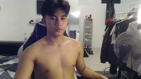 Snapshot of loverboyph04 chatting on 10-15-25, 05:02 loverboyph04 online show from 10-15-25, 05:02