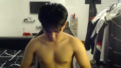 Snapshot of loverboyph04 chatting on 10-24-25, 03:58 loverboyph04 online show from 10-24-25, 03:58