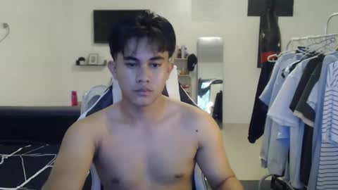 Snapshot of loverboyph04 chatting on 11-11-25, 04:56 loverboyph04 online show from 11-11-25, 04:56