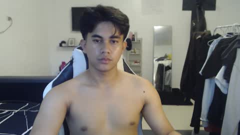 Snapshot of loverboyph04 chatting on 11-18-25, 02:06 loverboyph04 online show from 11-18-25, 02:06