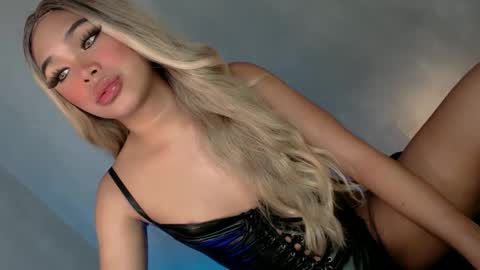 Snapshot of lovers_in_black chatting on 12-18-24, 05:04 DJ Cumshooter online show from 12-18-24, 05:04