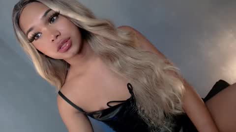 Snapshot of lovers_in_black chatting on 01-06-25, 07:52 DJ Cumshooter online show from 01-06-25, 07:52