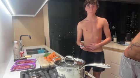 Leo Loves online show from 09-29-25, 01:16