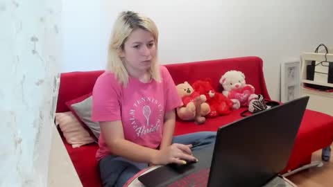 lovesally7 online show from 09-17-25, 07:10
