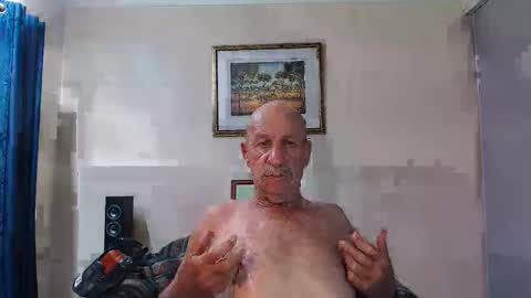 Lovesblackazz online show from 10-28-25, 10:41