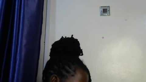 Snapshot of loveslut_ chatting on 10-19-25, 04:07 loveslut_ online show from 10-19-25, 04:07