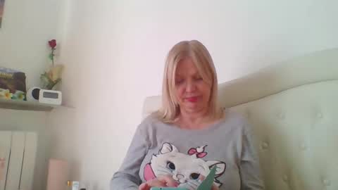 Marlyn online show from 01-26-25, 01:25