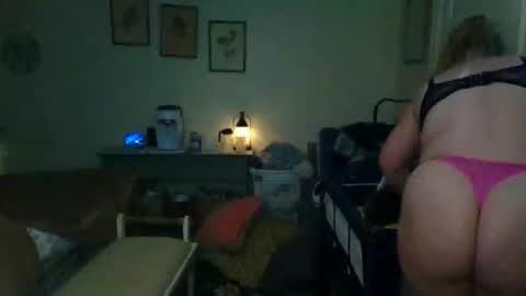 Snapshot of lovetubes101 chatting on 09-20-25, 12:55 lovetubes101 online show from 09-20-25, 12:55