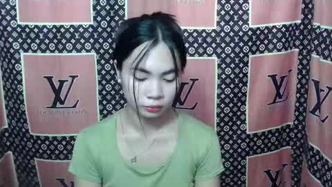 Snapshot of loving_rhean chatting on 11-14-25, 04:55 loving_rhean online show from 11-14-25, 04:55
