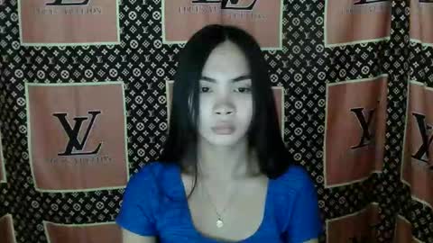 Snapshot of loving_rhean chatting on 12-15-25, 02:43 loving_rhean online show from 12-15-25, 02:43