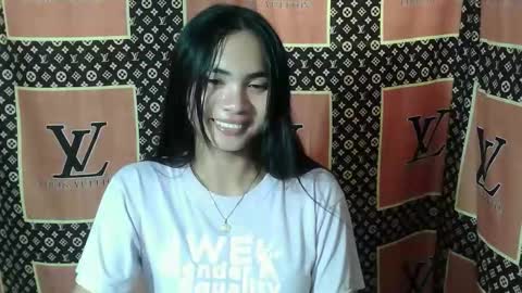 Snapshot of loving_rhean chatting on 01-09-26, 04:37 loving_rhean online show from 01-09-26, 04:37