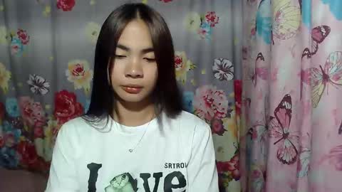 Snapshot of loving_rhean chatting on 05-01-26, 10:42 loving_rhean online show from 05-01-26, 10:42
