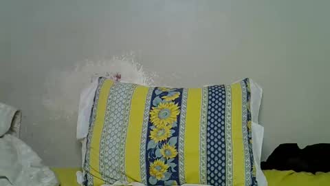 lovly_lastborn1 online show from 05-18-26, 04:57