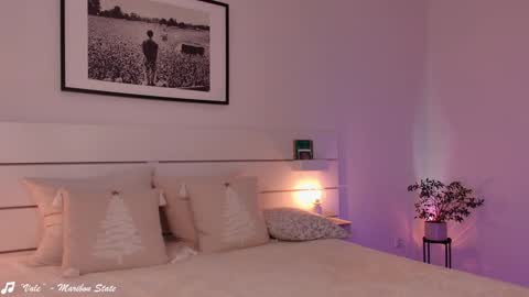 Snapshot of lowfreqsiren chatting on 01-20-25, 09:13 . online show from 01-20-25, 09:13