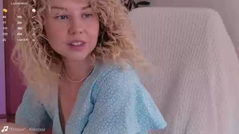 Snapshot of lowfreqsiren chatting on 06-25-26, 02:21 . online show from 06-25-26, 02:21