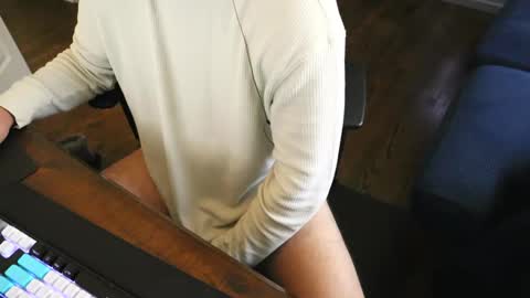 Snapshot of lowllee chatting on 12-02-24, 06:43 Lee online show from 12-02-24, 06:43