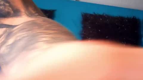 Snapshot of lu_pink chatting on 10-28-25, 01:03 lu_pink online show from 10-28-25, 01:03