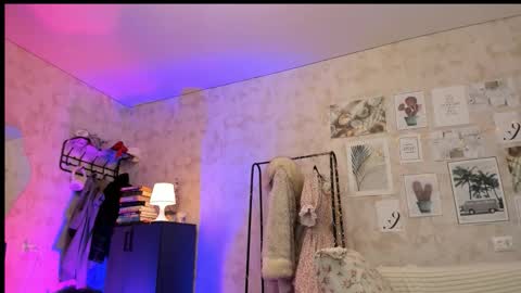 Snapshot of luafynova chatting on 11-11-25, 03:17 Ida online show from 11-11-25, 03:17