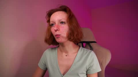 Snapshot of lubafox chatting on 11-08-25, 07:01 Luba online show from 11-08-25, 07:01