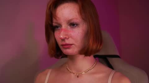 Snapshot of lubafox chatting on 11-21-25, 06:50 Luba online show from 11-21-25, 06:50