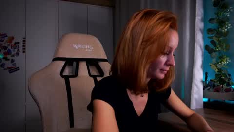 Snapshot of lubafox chatting on 04-20-26, 07:48 Luba online show from 04-20-26, 07:48