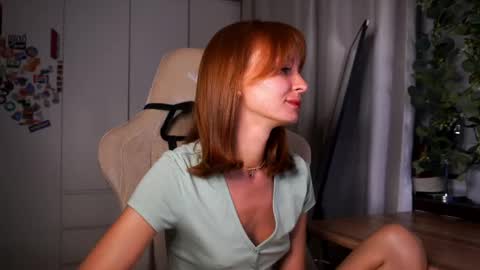 Snapshot of lubafox chatting on 05-20-26, 07:20 Luba online show from 05-20-26, 07:20