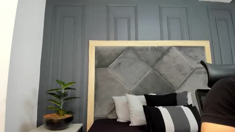 luca_morettii online show from 11-12-25, 12:16