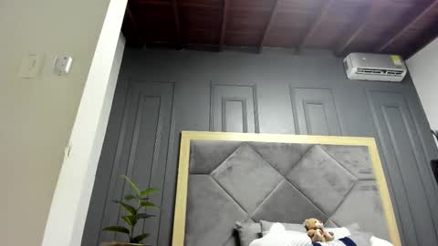 luca_morettii online show from 11-20-25, 12:05