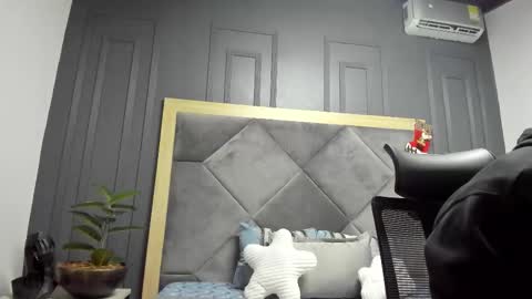 luca_morettii online show from 12-05-25, 12:14