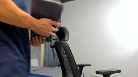 luca_morettii online show from 01-12-26, 11:54