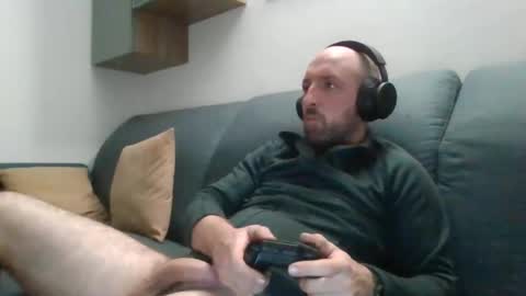 Luca online show from 11-04-25, 07:57