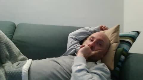 Snapshot of lucabeech88 chatting on 04-30-26, 06:25 Luca online show from 04-30-26, 06:25