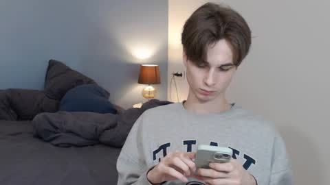 Snapshot of lucacharm chatting on 02-14-25, 06:29 lucacharm online show from 02-14-25, 06:29