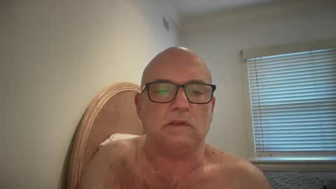 Snapshot of lucas10004 chatting on 12-17-24, 09:38 lucas10004 online show from 12-17-24, 09:38