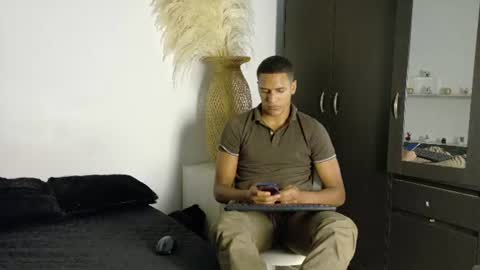 Snapshot of lucas837481 chatting on 07-09-26, 04:00 lucas837481 online show from 07-09-26, 04:00