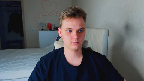 Lucas Gill online show from 01-10-26, 04:31