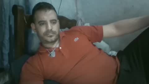 Snapshot of lucas_gb chatting on 03-08-25, 06:47 Luke online show from 03-08-25, 06:47