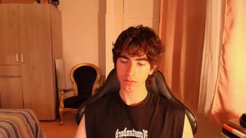 lucas_xo online show from 09-23-25, 03:20