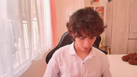 lucas_xo online show from 10-15-25, 08:42