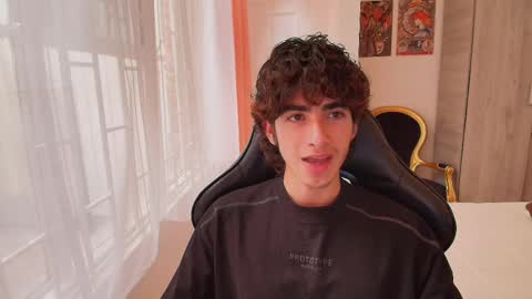 lucas_xo online show from 10-16-25, 07:26