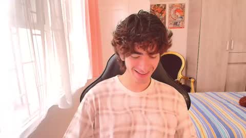 lucas_xo online show from 10-17-25, 05:04