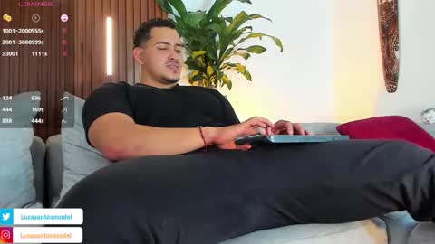 Snapshot of lucasanto_ chatting on 10-25-25, 01:24 LUCA SANTOS online show from 10-25-25, 01:24